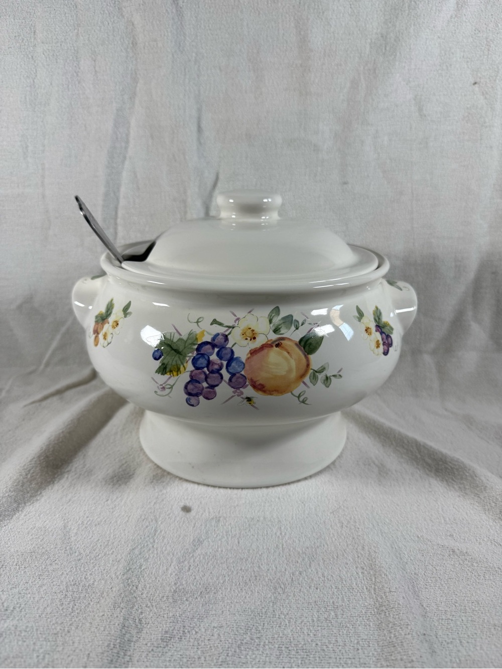 Vintage Pfaltzgraff Orchard 4 Quart Soup Toureen with Lid and Ladle